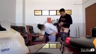 [명사 작업실] 두 선생님 회의실에서 몰래 몰래 카메라를 잠그지 않아 진실한 기록이 인터넷에 폭로되었다