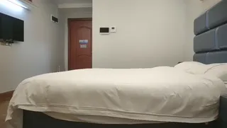 175 긴 다리, 피부가 하얗고 아름다우며, 긴 머리가 하늘하늘하고 청순한 여신, 초청 4K 설비 몰카, 미유, 연b가 한눈에 들어오는 초강폭