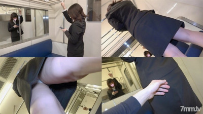 [노모] FC2-PPV-1067801 [Personal shooting] Hikaru 19-year-old beautiful girl rookie OL! Suddenly on the train! It is rubbed and touched by all-you-can-eat, and it is forcibly pistoned with raw cock and it is rolled up with convulsions! The glasses are cover