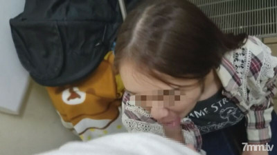 [노모] FC2-PPV-1904457 Immediately after giving birth [Individual] My son is next to me .. Covered with love juice in a public toilet. I leave it to my husband and pour it into the womb of my wife who devours pleasure at the hotel and seeks another stick as