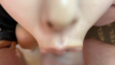 [노모] FC2-PPV-4656561 [Private shoot] Beautiful 22-year-old with beautiful legs gives amazing blowjob and unwashed anal licking, and then cums twice in a row and swallows [full face revealed]