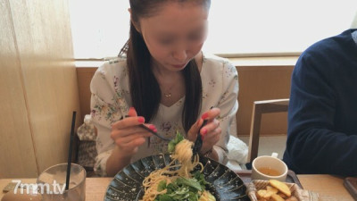 [노모] FC2-PPV-1557875 *Limited time price [Personal shooting] [Completely original] [Rental of married women] Raw insertion in the daytime while hearing the voices of other customers at the lodge, raw insertion and secret creampie for a wife who can no lon