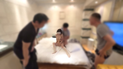 [노모] FC2-PPV-4687401 [FC2 Secret / *Accidental Video] A video of a local SSSS-class beauty being continuously creampied by Miya in a 4P without contraception has been released. The full story of her private life that had been shelved [Main / Face. Mo / No