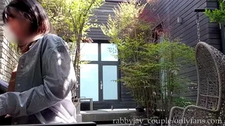 야외여서 더 흥분했는지 손만 집어넣어도 물이 줄줄줄 | 한국야동 고화질 스트리밍