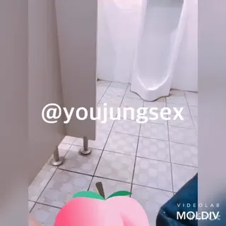 밖에서 방뇨하면서 흥분하는 이상성욕녀 | 한국야동 고화질 스트리밍