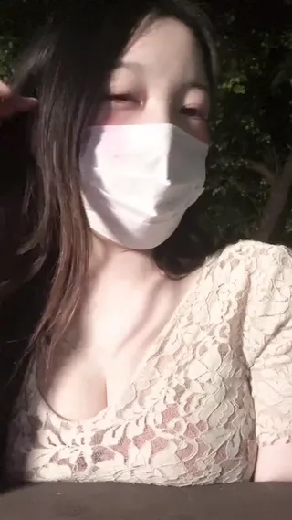 야외에서 풍기문란 방송을 진행하는 순두부 | 한국야동 고화질 스트리밍