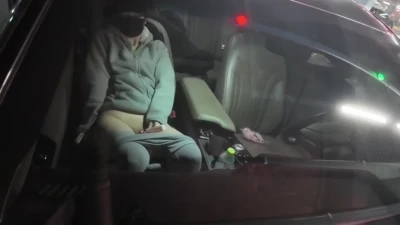 마트 주차장에서 홀딱벗고 자위하는 또라이년 | 한국야동 고화질 스트리밍