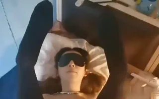 제모했을때예요 클리자극을 해서 보지주변이 모두 부었어요 그 영상은 어디갔나 못찾겠어요  전 주인님이 천박한 개년말고 귀여운 개년 보고 싶다고 하여서 귀여운척하다가 사정 후에 쓸모없다고 개패듯 맞았어요 이 영상은 실수로 삭제 ㅠㅠ  많은 자지님들께 교육을 잘받아 이젠 혀 내빼는거 잘해요