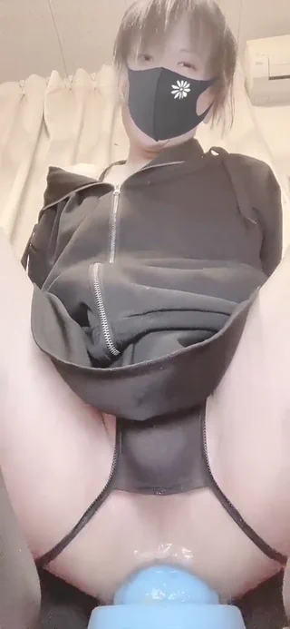ぐちゃぐちゃの変態マゾ穴に腕ちんぽください 拡がってるところ近くで見て欲しいです