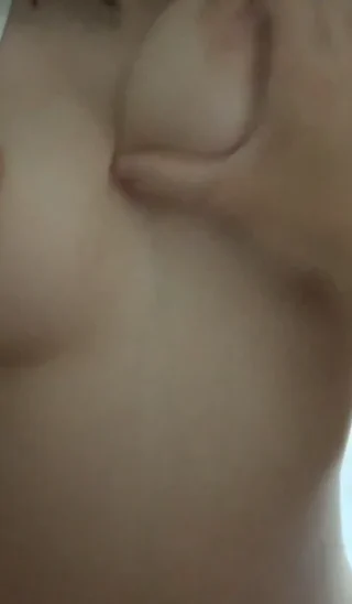 얘랑 처음 해보는데 작아서 안느껴짐 ㅠㅠ 집와서 자위했다...